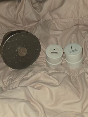 JOLIE SHOWER HEAD & 2 BRAND NEW FILTERS